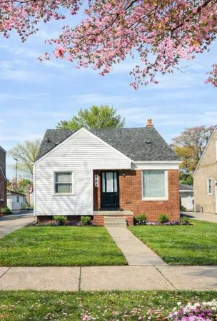 $170,000 | 844 Harrison Boulevard, Lincoln Park, MI 48146