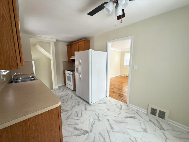 $179,900 | 844 Harrison Boulevard, Lincoln Park, MI 48146