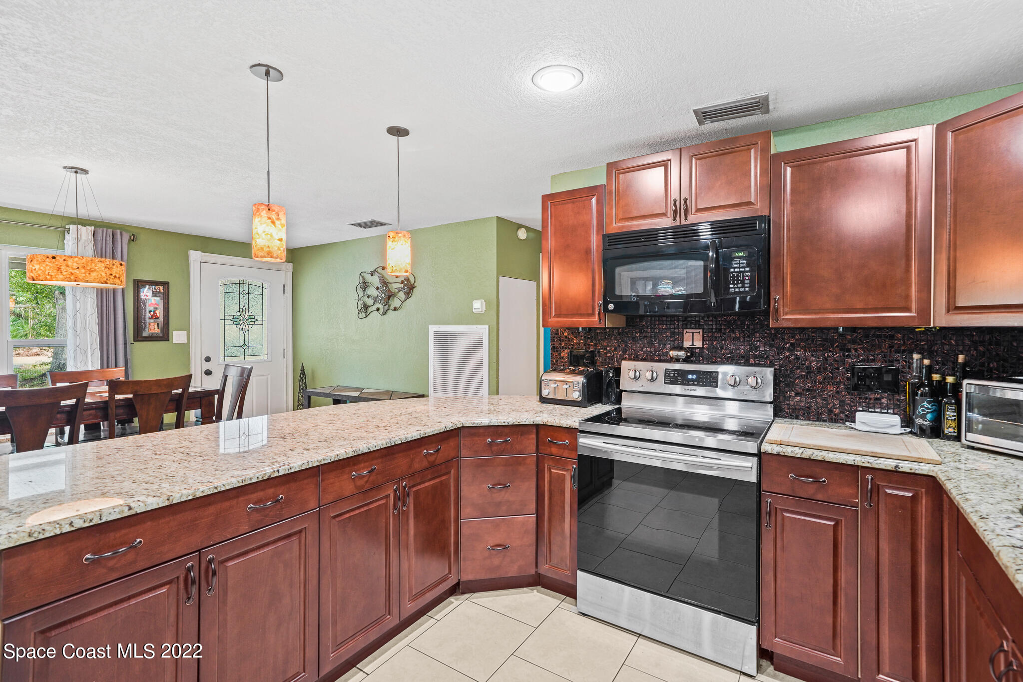 236 Northwest Valencia Road Melbourne, FL 32904 - Photo 5 of 22 05-untitled-4