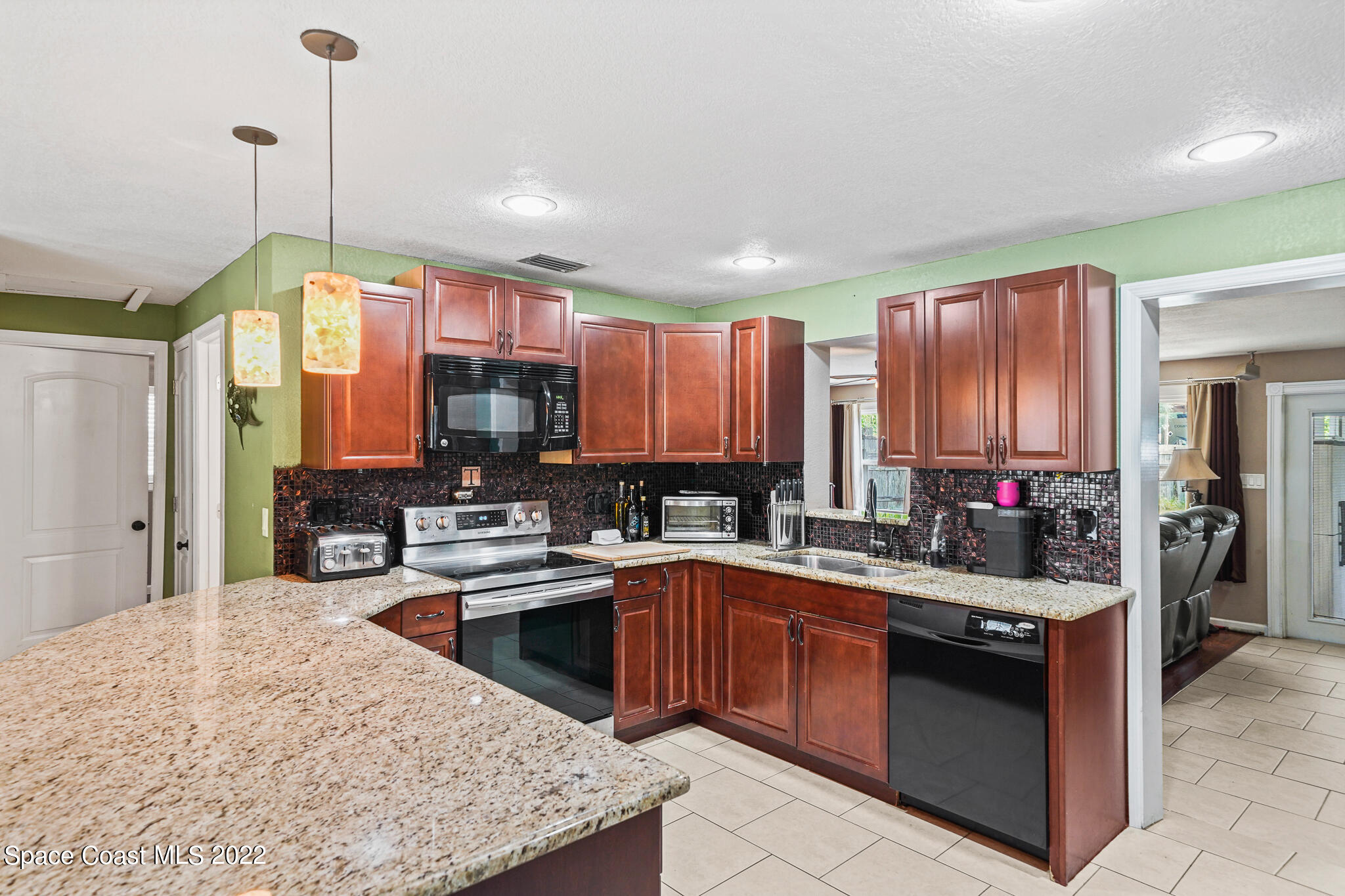236 Northwest Valencia Road Melbourne, FL 32904 - Photo 6 of 22 06-untitled-5