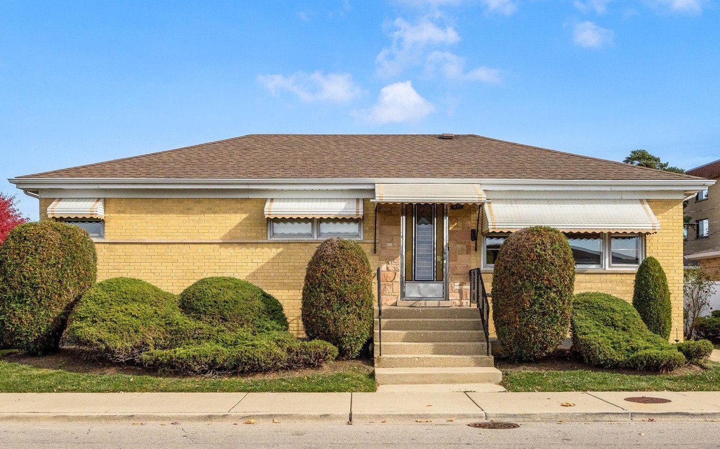 7657 West Gunnison Street Norridge, IL 60706 - Photo 2 of 24