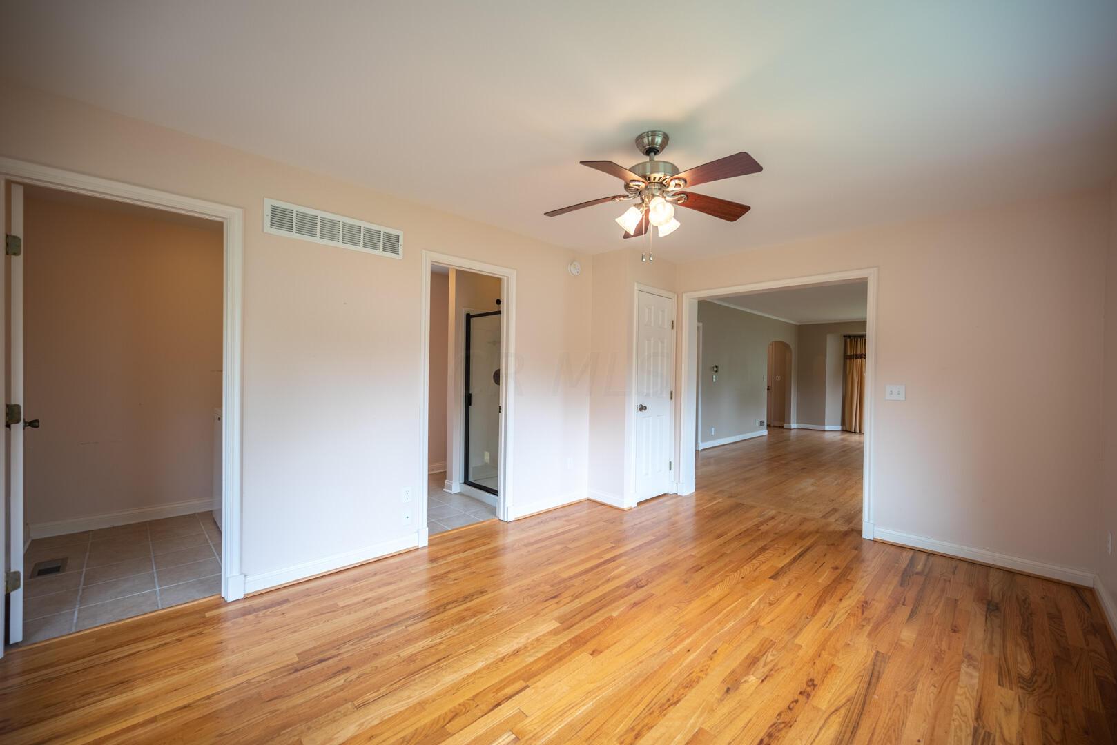 415 Brevoort Road Columbus, OH 43214 - Photo 13 of 49 415 Brevoort Rd - 13