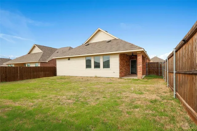 $1,995 | 2132 Whispering Sage Boulevard, Royse City, TX 75189