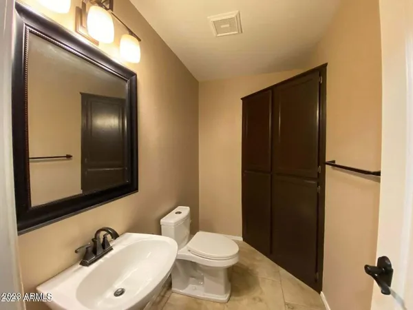 $2,750 | 1406 West Lake Mirage Court, Gilbert, AZ 85233