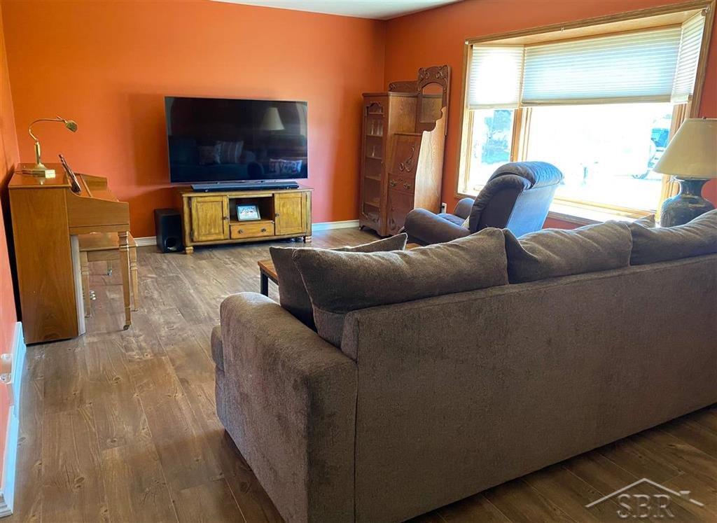 2440 Dewyse Road Bay City, MI 48708 - Photo 4 of 21 50010033-3.JPG