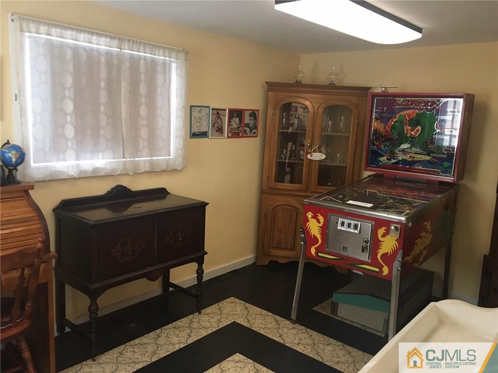30 Altamont Road Edison, NJ 08817 - Photo 6 of 13 a living room with furniture and a window