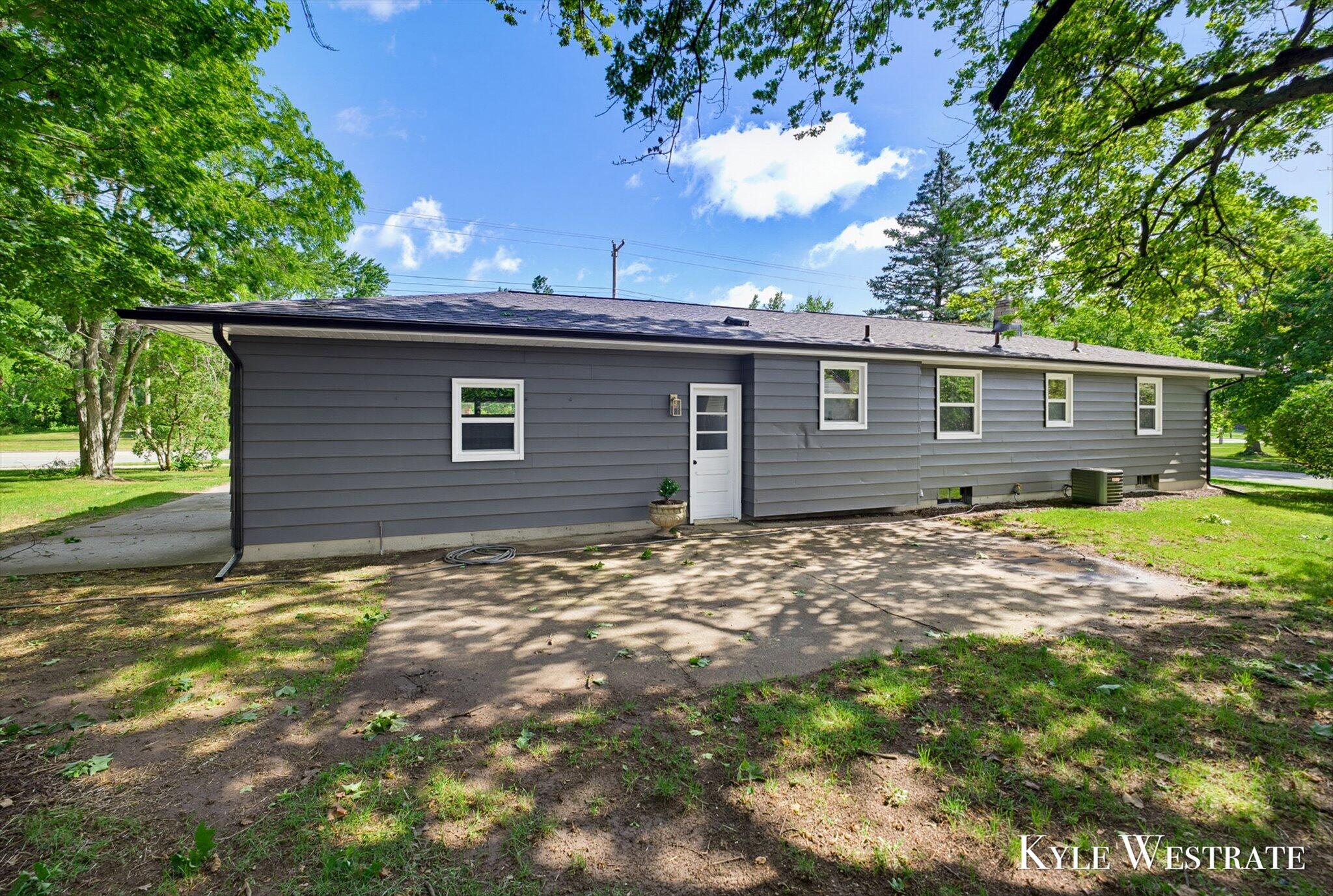 1126 3 Mile Road Northwest Grand Rapids, MI 49544 - Photo 29 of 31 29-AIV00188