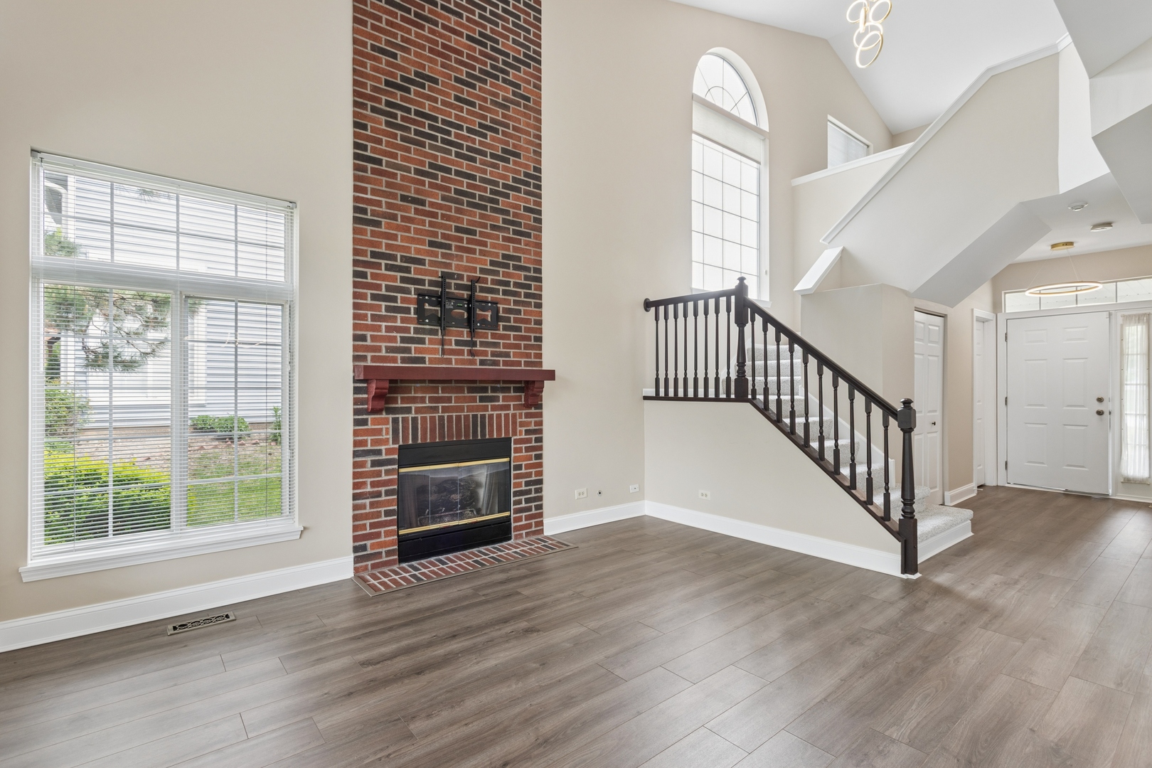 8167 Ripple Ridge Darien, IL 60561 - Photo 5 of 14