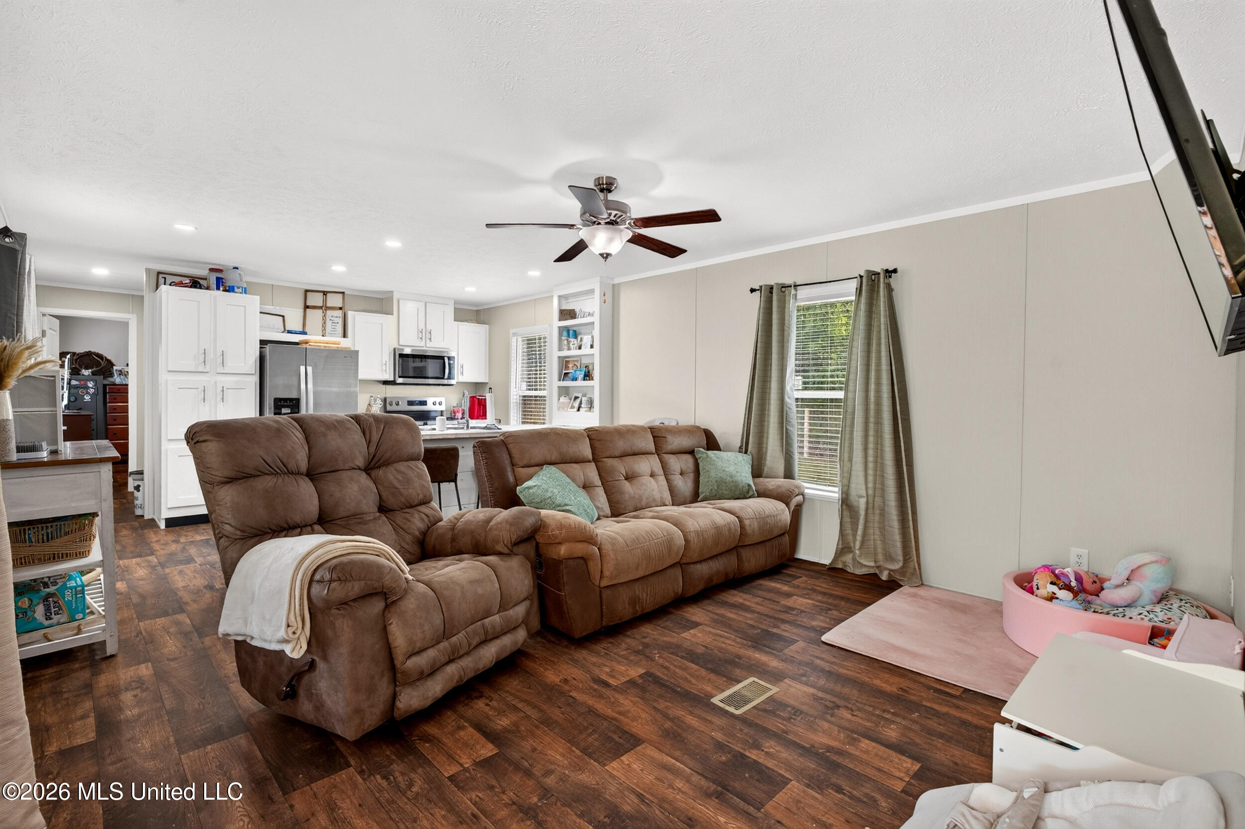 30 Z R Mitchell Road Poplarville, MS 39470 - Photo 8 of 44 8_livingroom