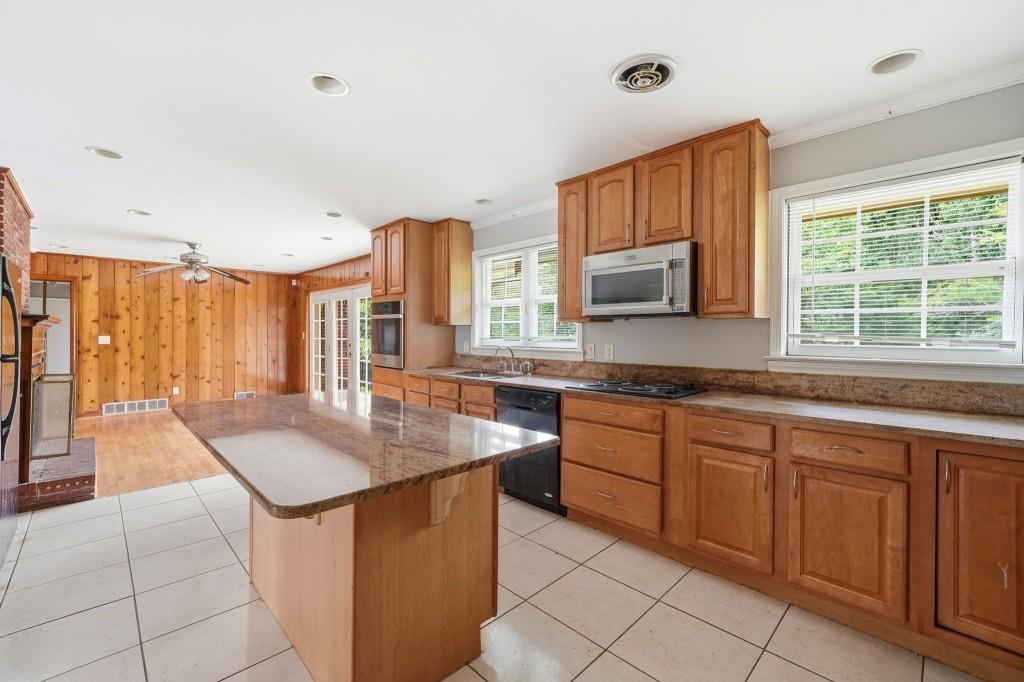 4078 Briarcliff Road Northeast Atlanta, GA 30345 - Photo 8 of 41