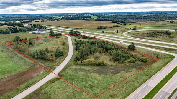 $500,000 | Runway Drive, Waupaca, WI 54981