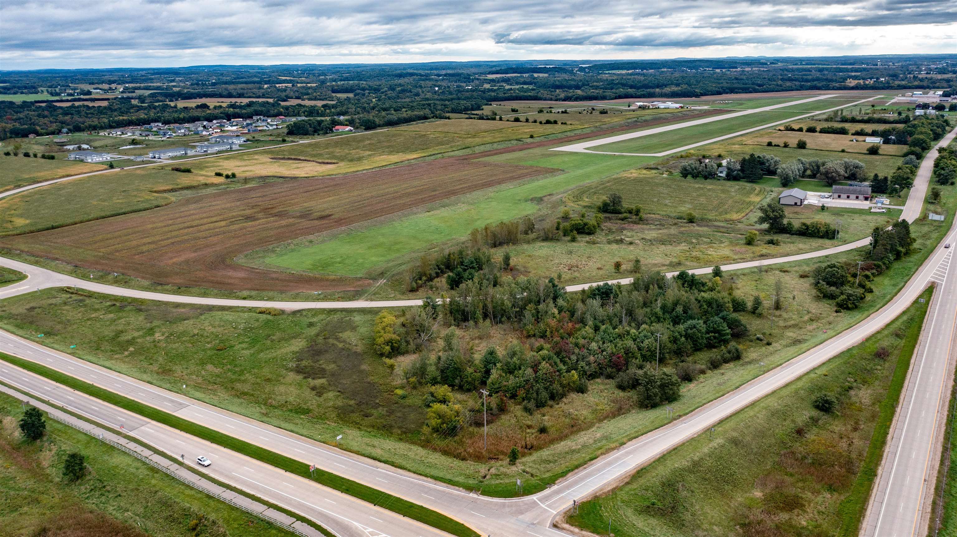 Runway Drive Waupaca, WI 54981 - Photo 2 of 9