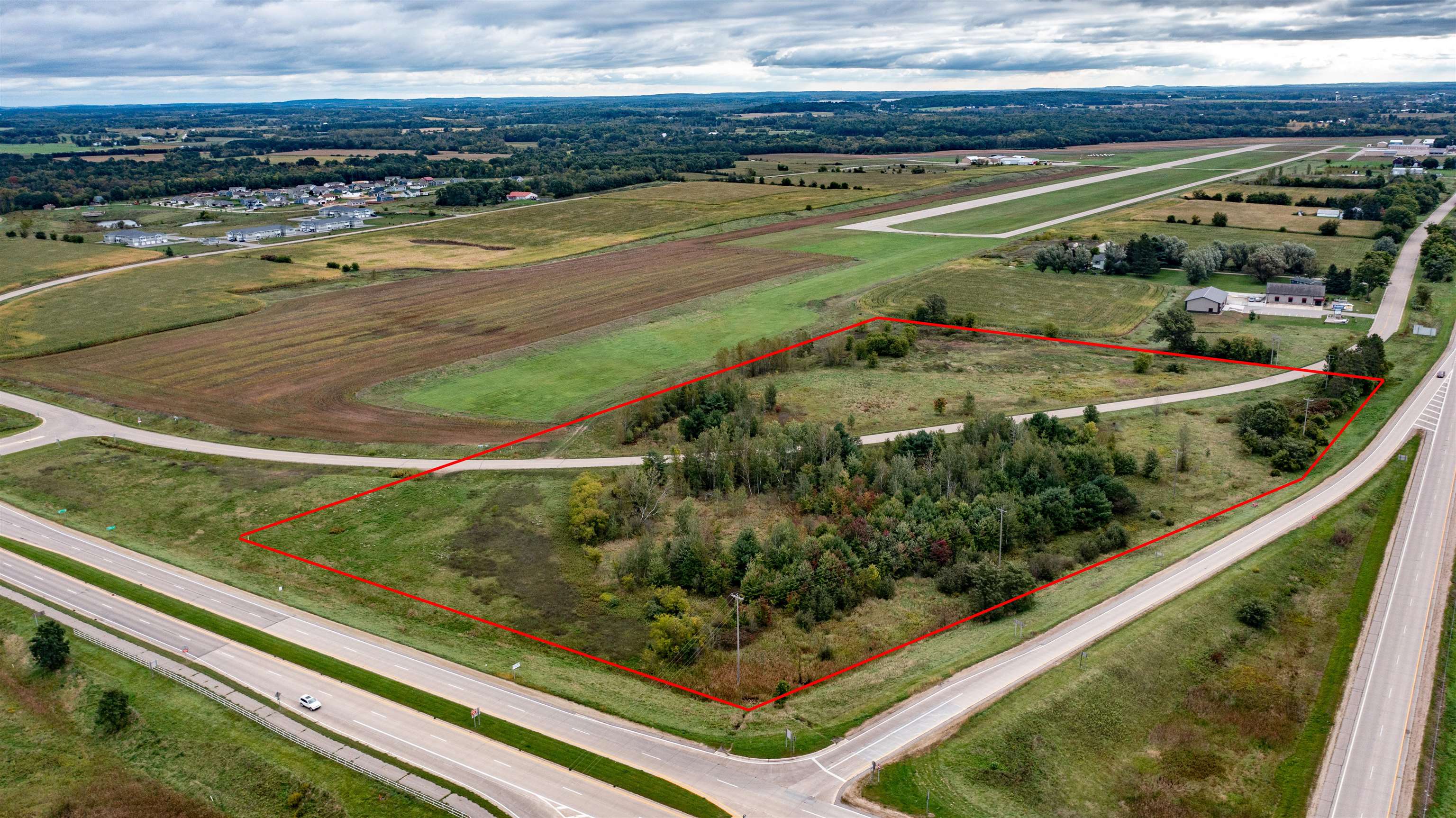 Runway Drive Waupaca, WI 54981 - Photo 3 of 9