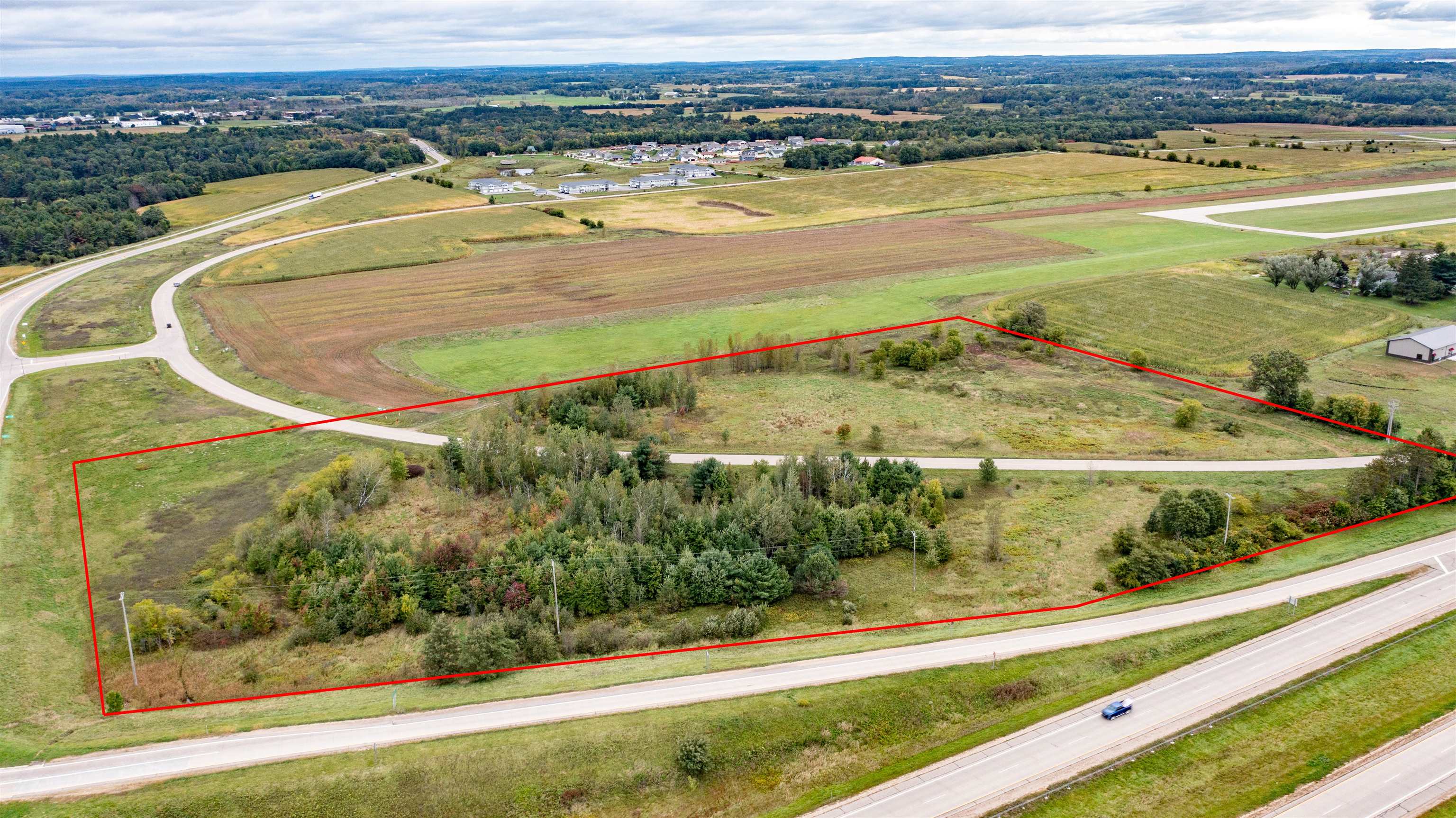 Runway Drive Waupaca, WI 54981 - Photo 5 of 9