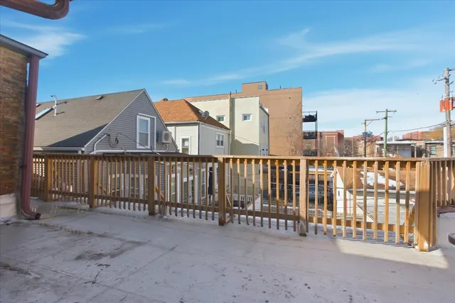 $1,750 | 4004 North Bell Avenue, Unit 2D, Chicago, IL 60618