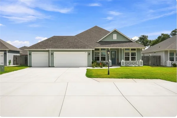 $499,999 | 137 Angel Oak Drive, Rockport, TX 78382