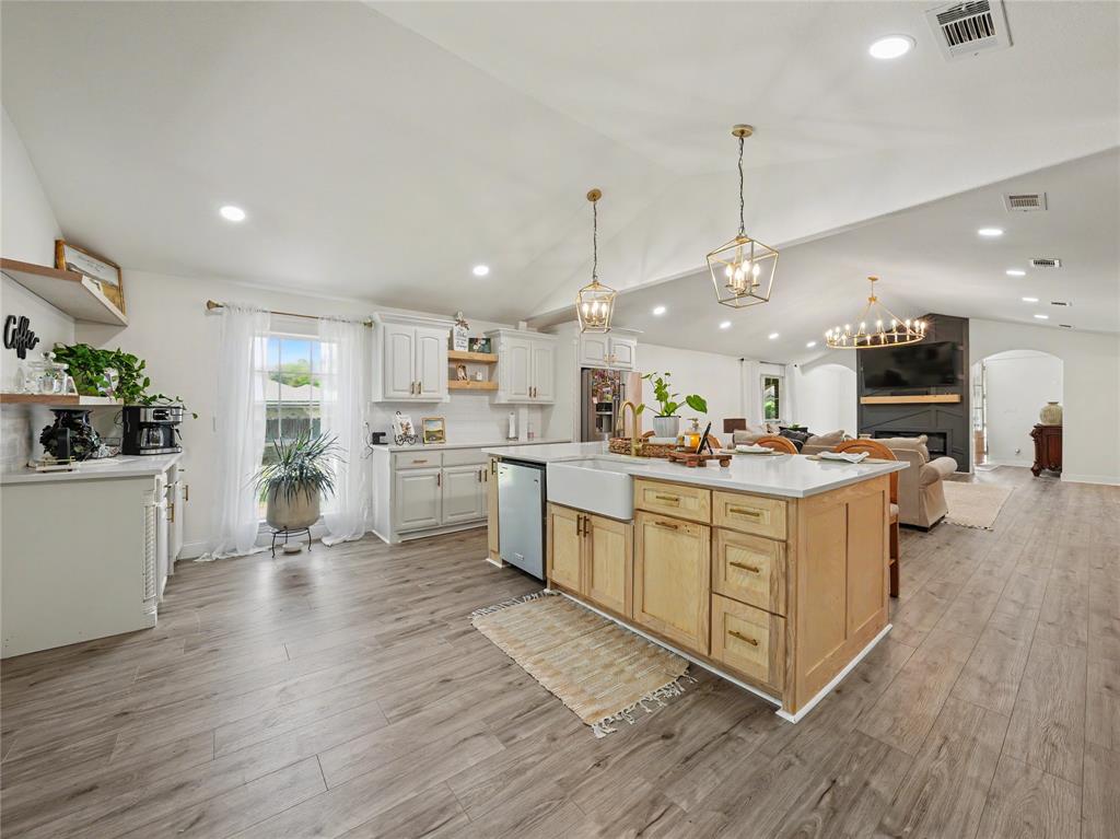 6701 Nauert Road Forest Hill, TX 76140 - Photo 11 of 40 Kitchen