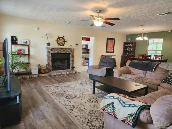 $2,300 | 4525 Baybrook Drive, Pensacola, FL 32514