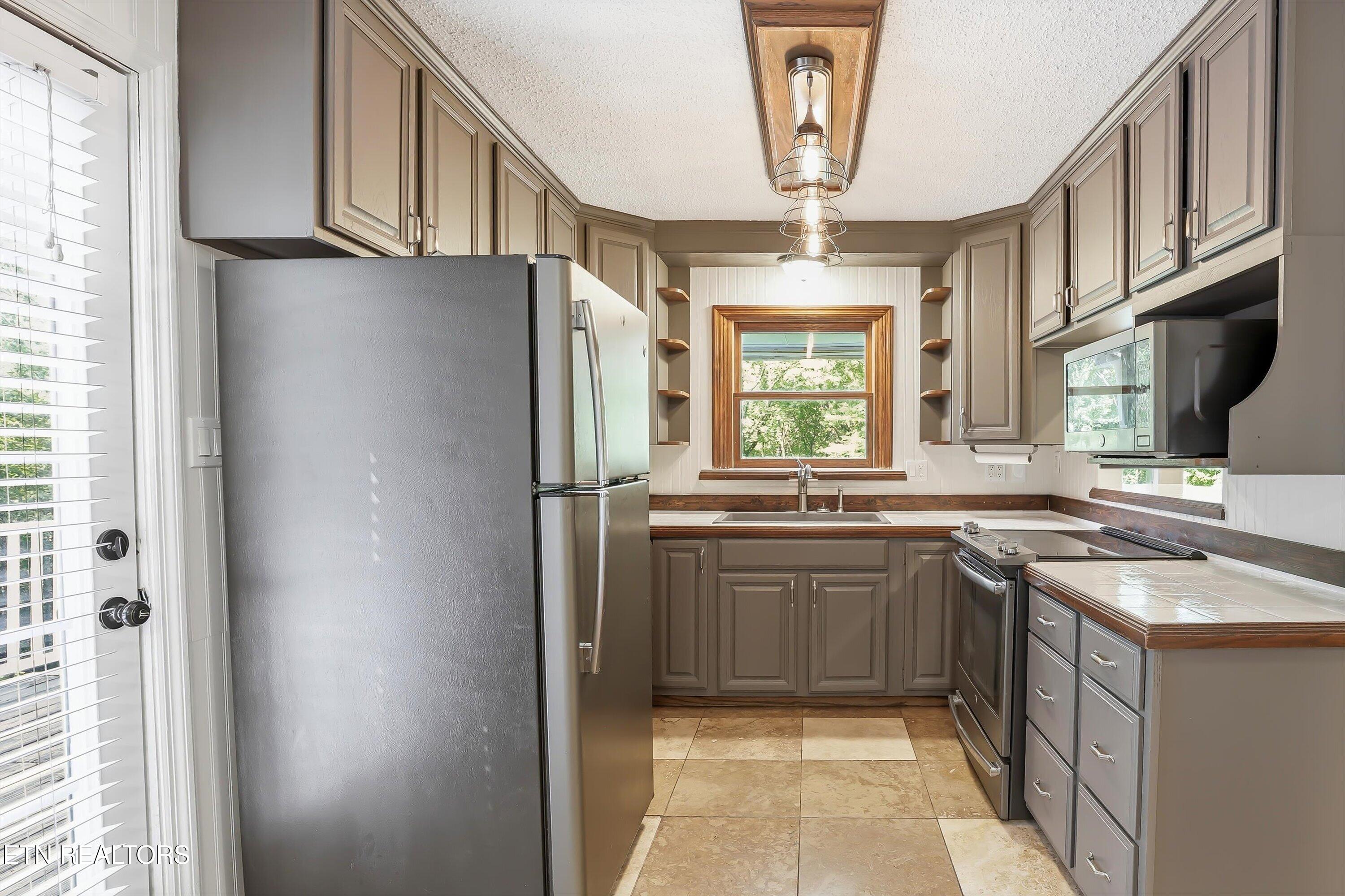 108 Willow Lane Oak Ridge, TN 37830 - Photo 12 of 35 11-FINAL-10