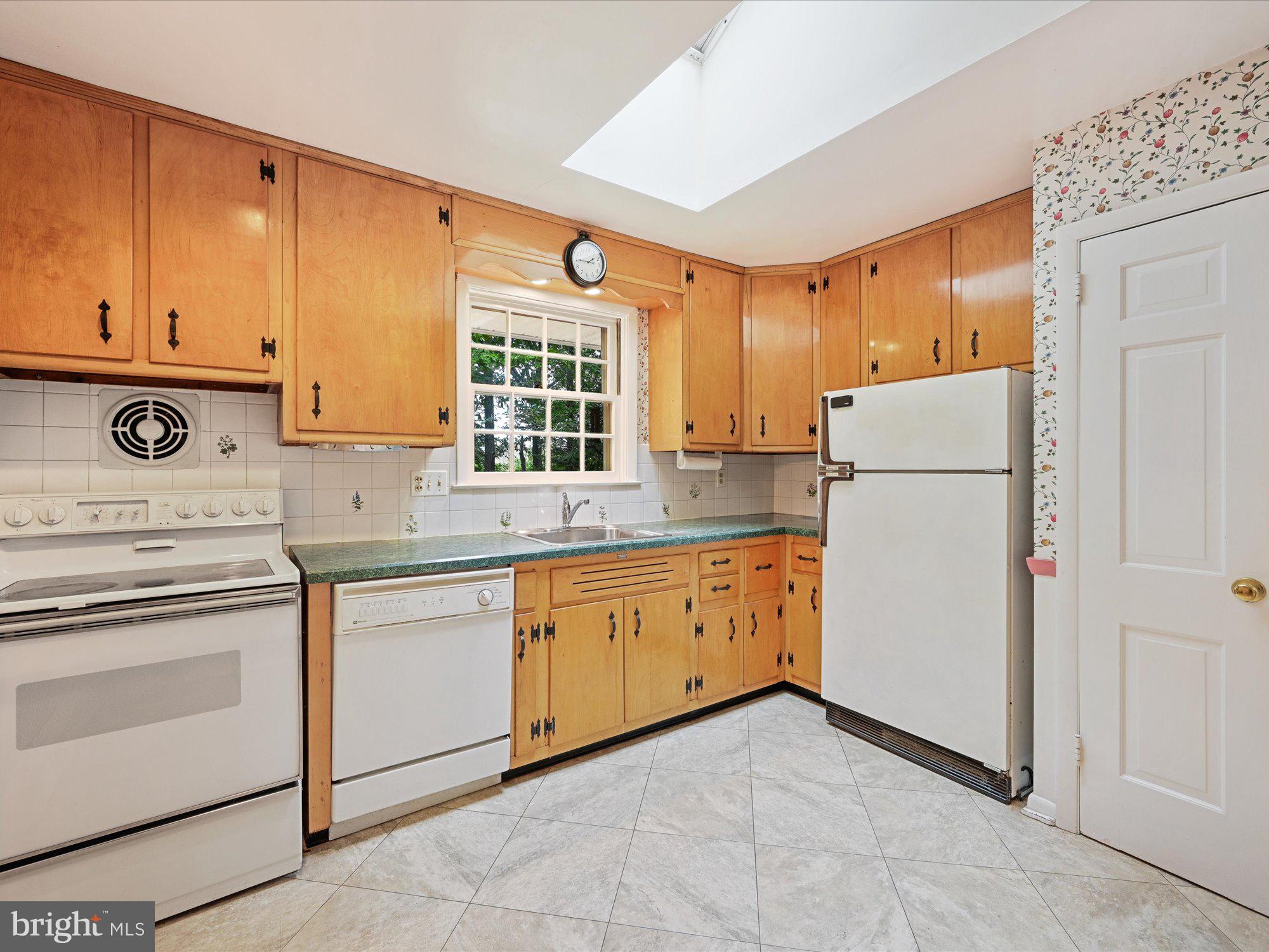 254 Upper Gulph Road Wayne, PA 19087 - Photo 16 of 57