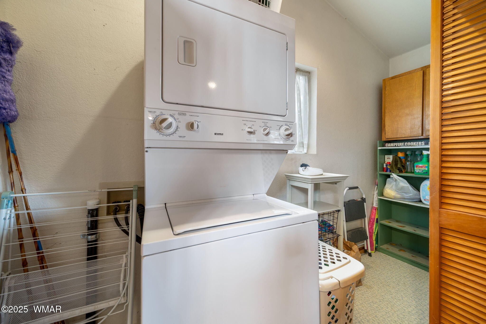 3154 Aspen Road Overgaard, AZ 85933 - Photo 14 of 36 a utility room with dryer and washer