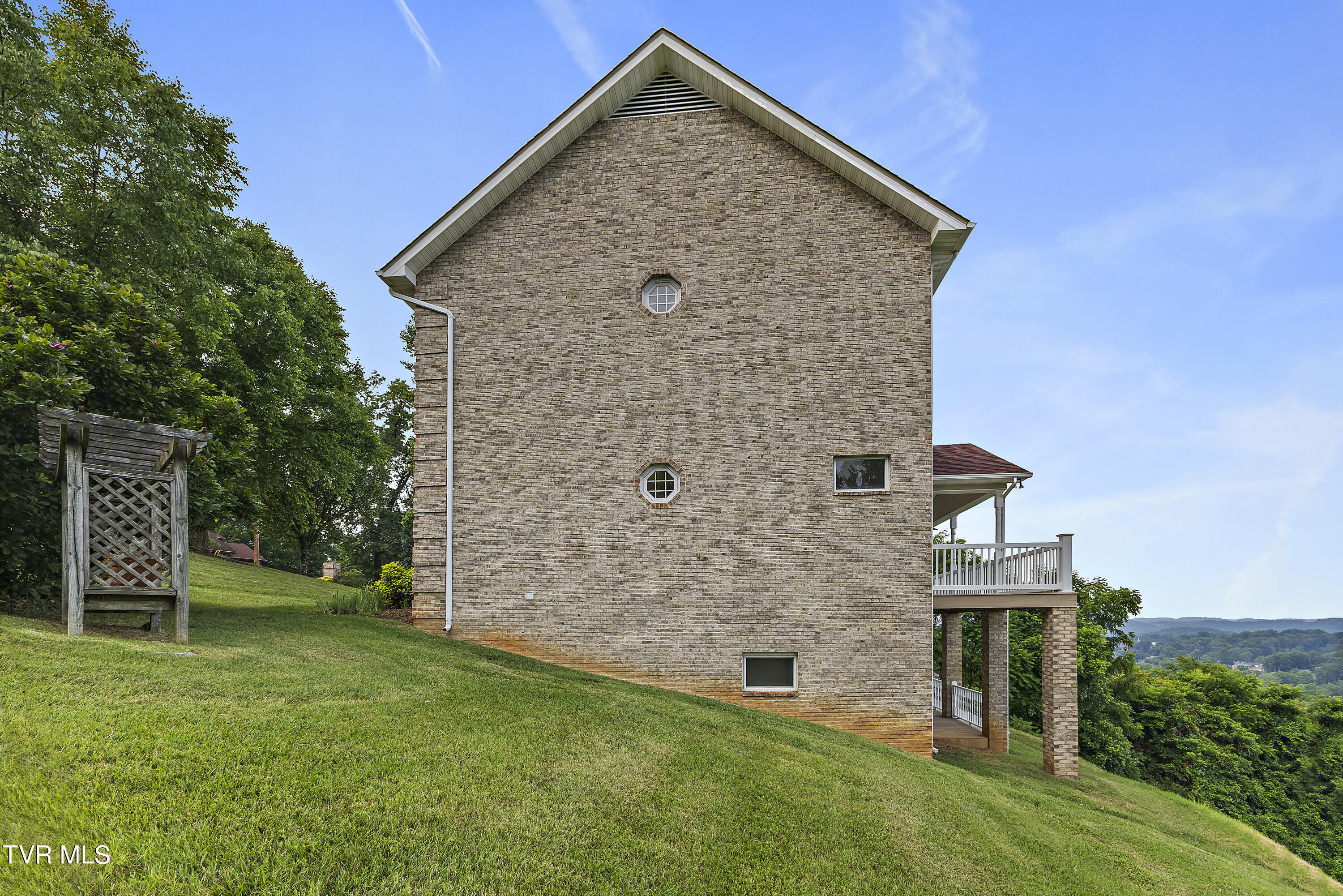 2317 Colonial View Road Kingsport, TN 37663 - Photo 11 of 73 128A2119
