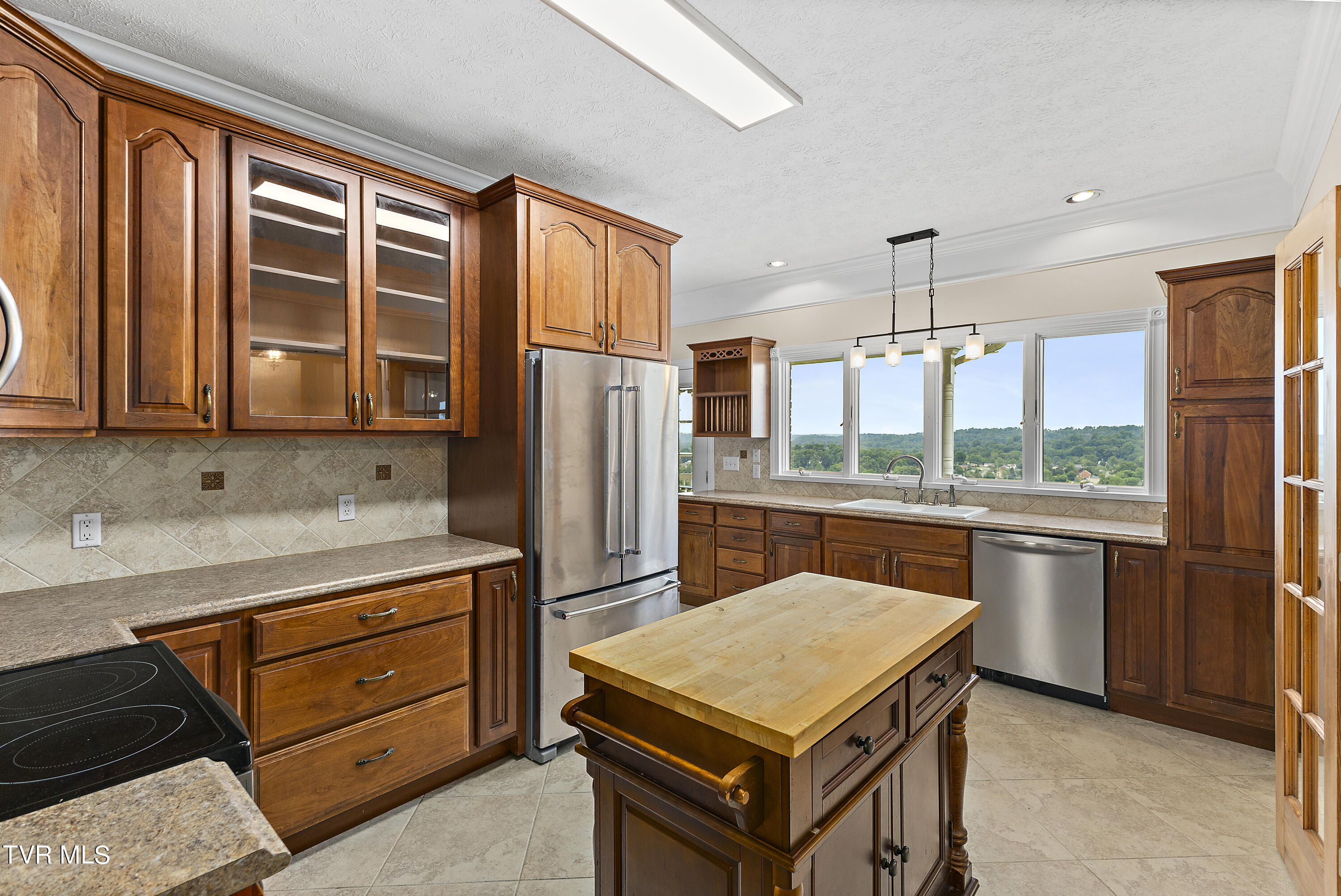 2317 Colonial View Road Kingsport, TN 37663 - Photo 30 of 73 128A2137