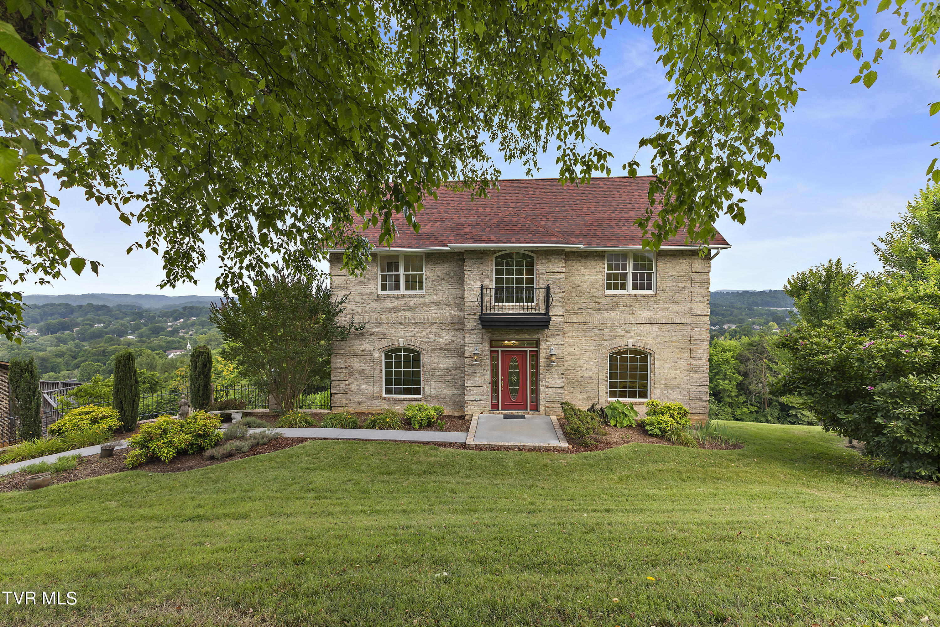 2317 Colonial View Road Kingsport, TN 37663 - Photo 3 of 73 128A2104