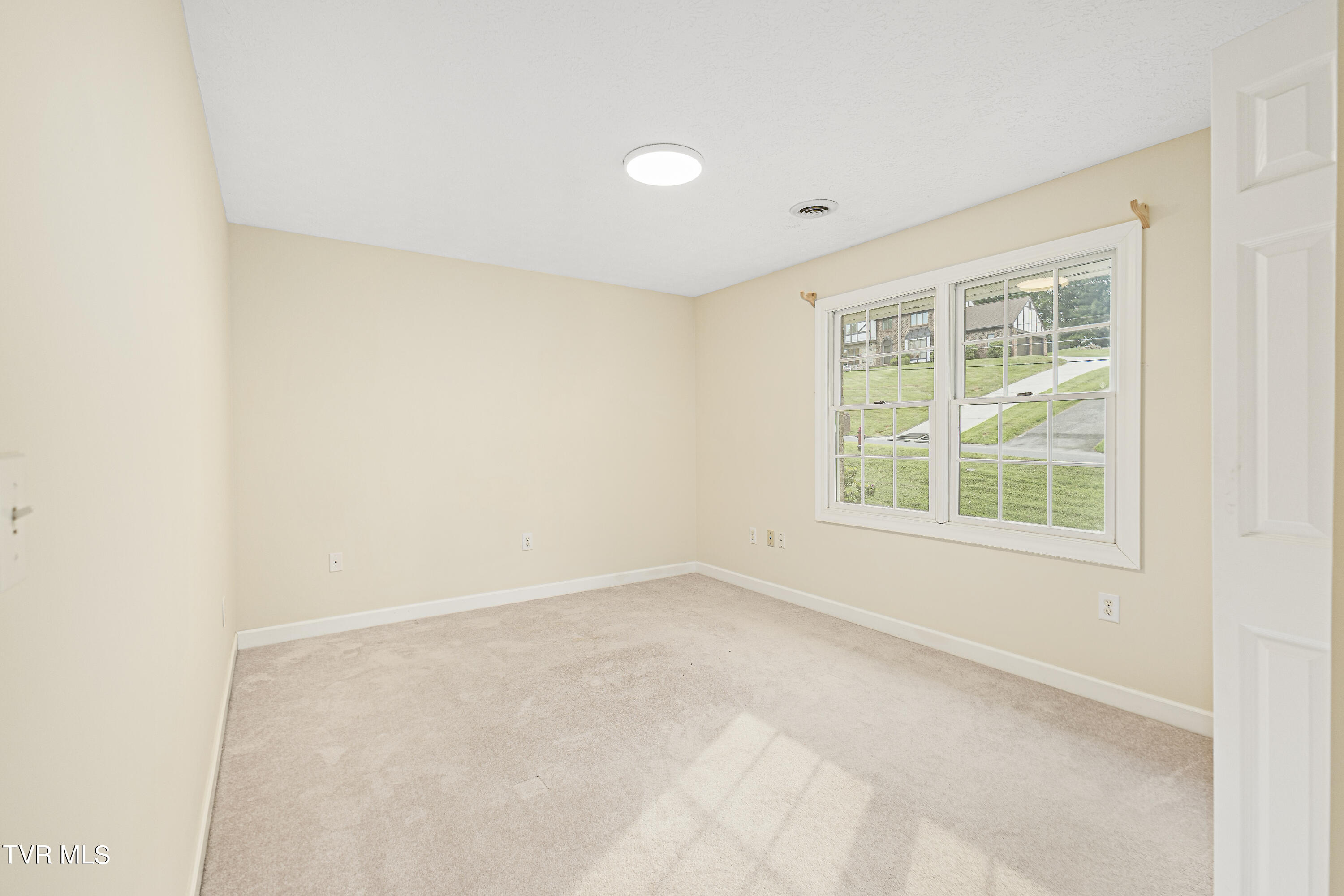 2317 Colonial View Road Kingsport, TN 37663 - Photo 57 of 73 128A2193