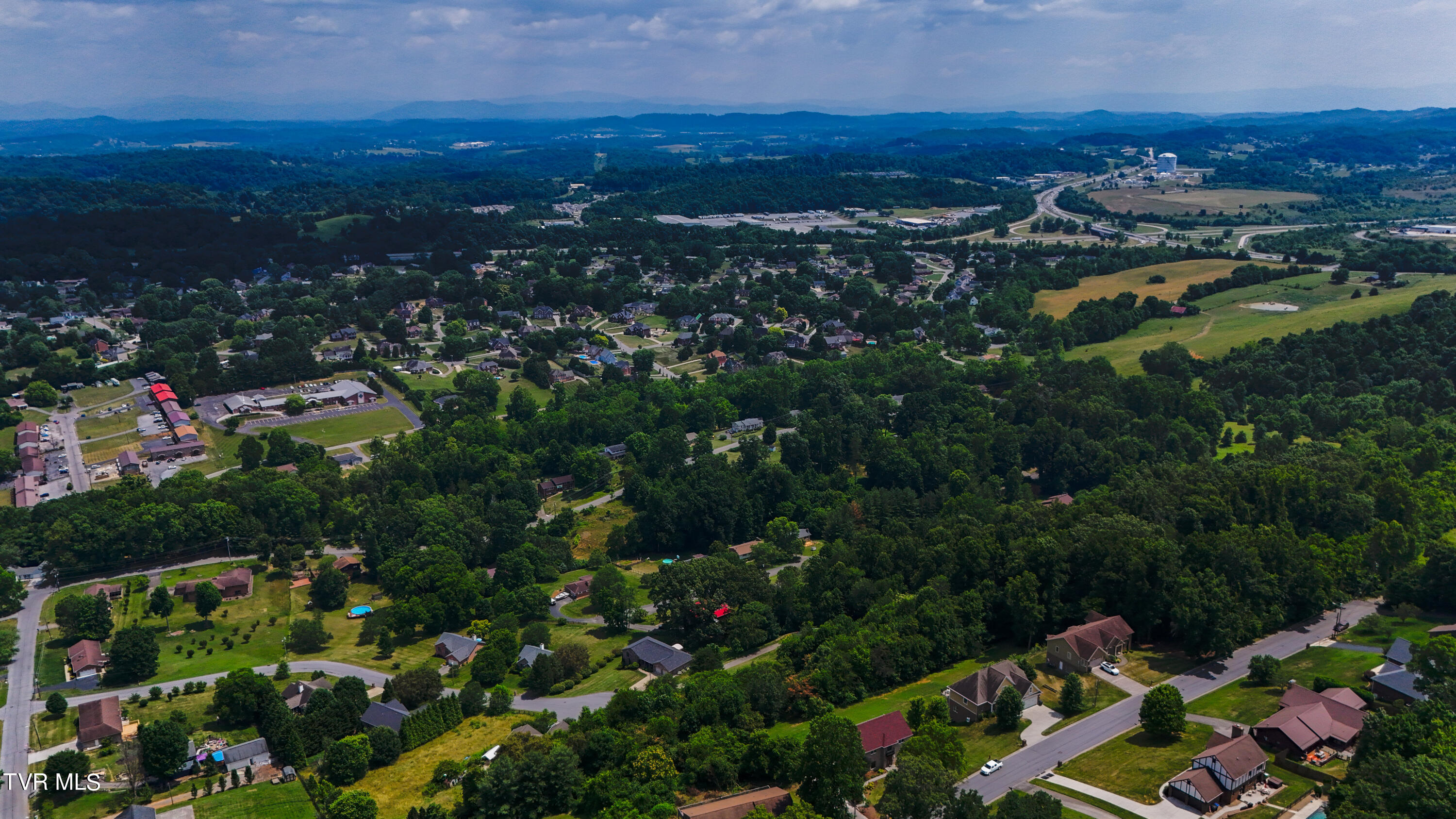 2317 Colonial View Road Kingsport, TN 37663 - Photo 68 of 73 DJI_20240618144649_0941_D-HDR