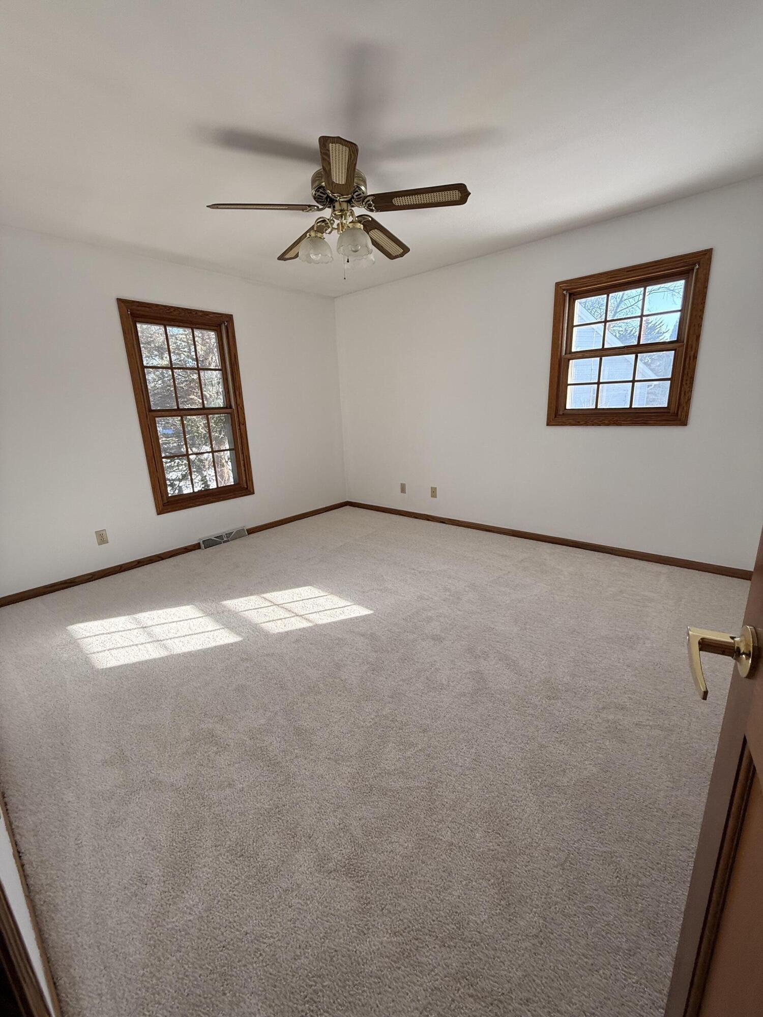 S85W19635 Colonial Court Muskego, WI 53150 - Photo 12 of 19 2nd bedroom