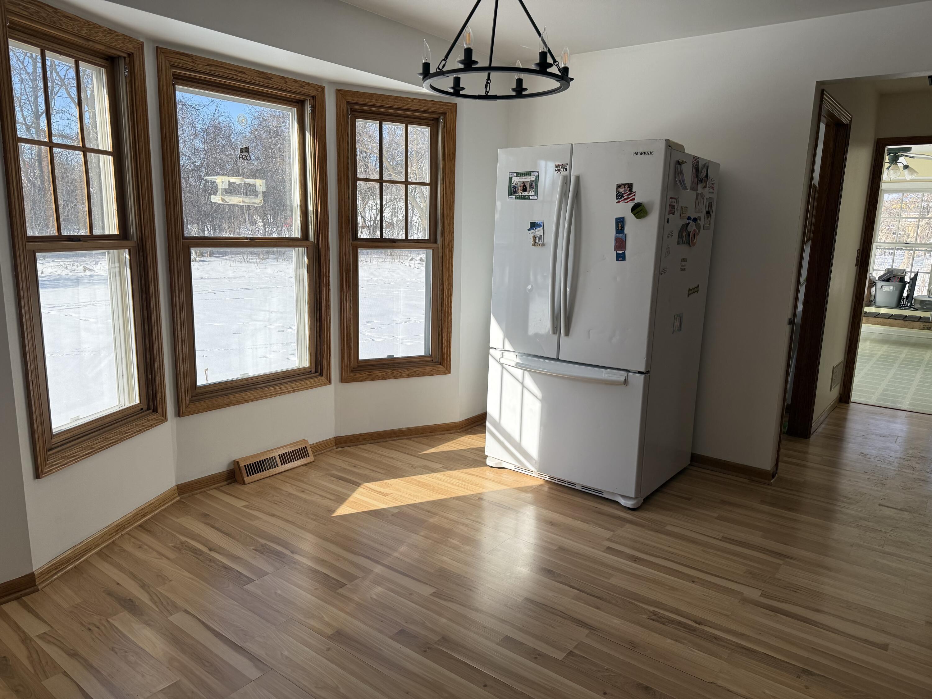 S85W19635 Colonial Court Muskego, WI 53150 - Photo 5 of 19 Dinette