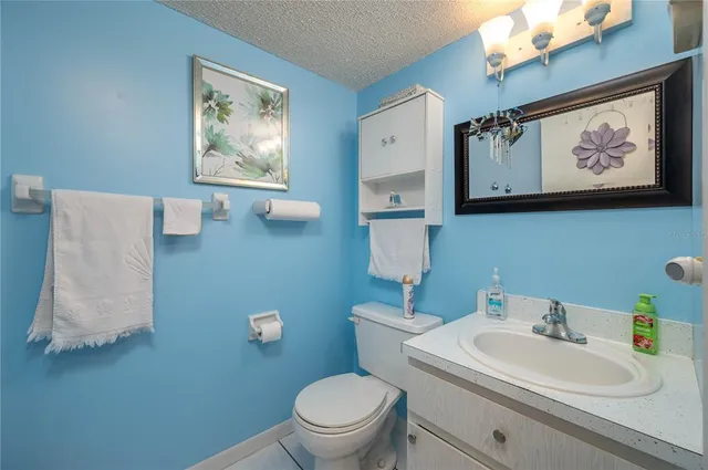 $90,000 | 400 El Camino Drive, Unit 201, Winter Haven, FL 33884