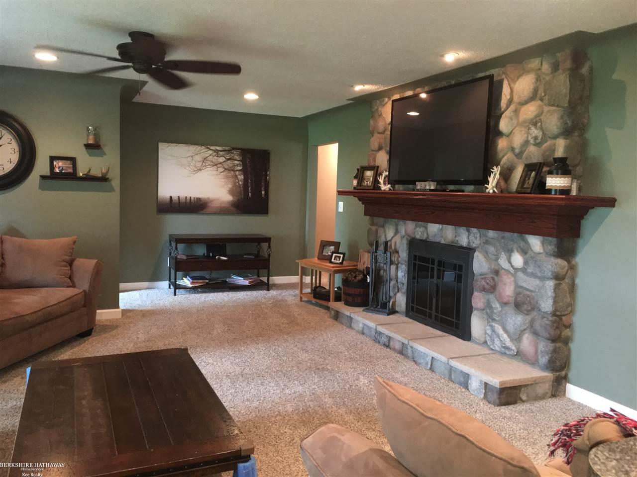 72695 Van Dyke Romeo, MI 48065 - Photo 34 of 79 31350328-33.JPG