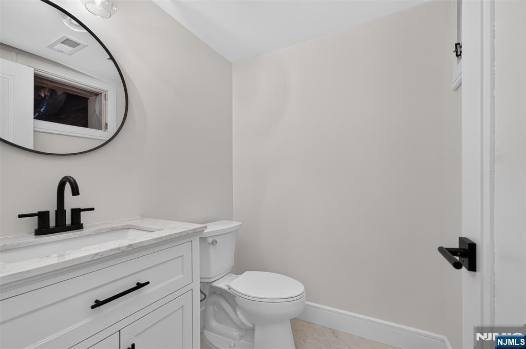 85 Oliver Road Paramus, NJ 07652 - Photo 40 of 40 Gallery Image 40