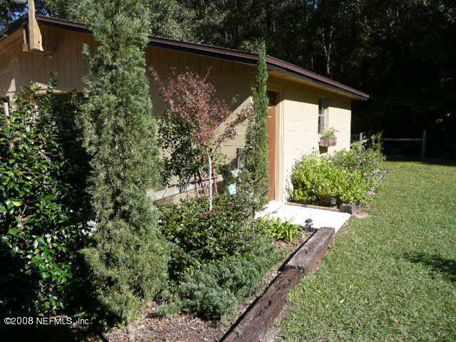 8193 Carl Brook Road Keystone Heights, FL 32656 - Photo 13 of 20 WORKSHOP ENTRANCE