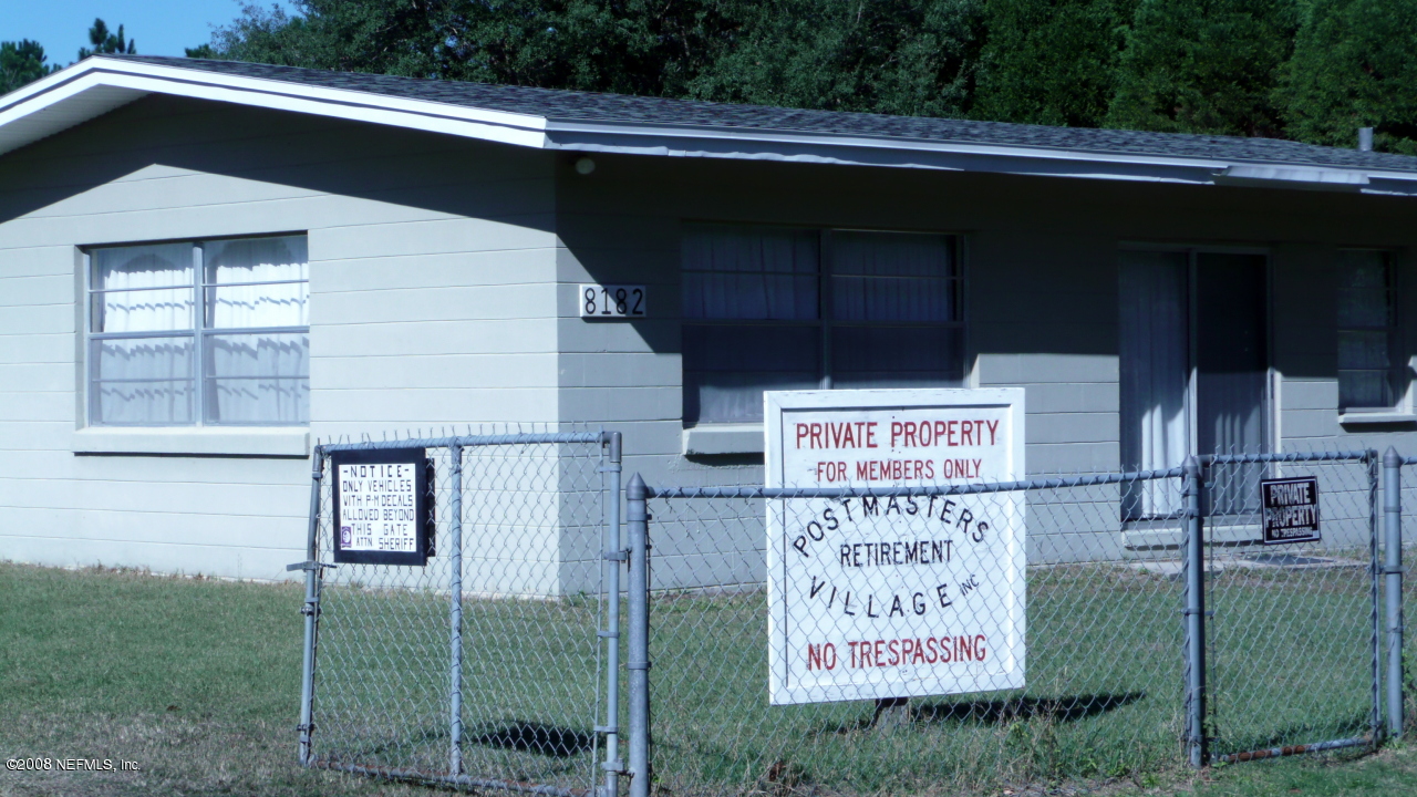 8193 Carl Brook Road Keystone Heights, FL 32656 - Photo 17 of 20 Postmaster club house