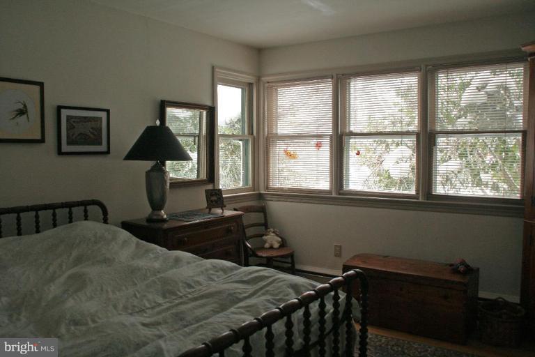 8716 Bozman Neavitt Road St. Michaels, MD 21663 - Photo 14 of 25 Smaller guest bedroom
