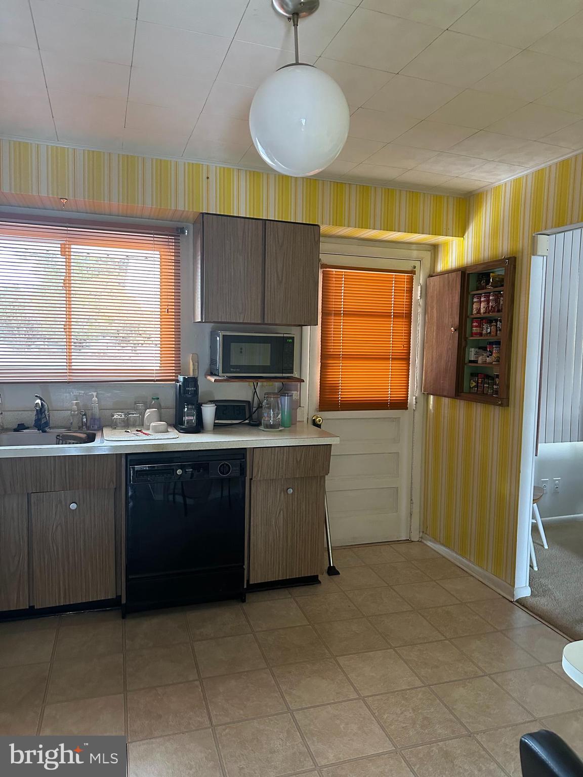 3532 Kings Point Road Randallstown, MD 21133 - Photo 10 of 27 Kitchen