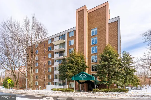 $399,999 | 1515 South Arlington Ridge Road, Unit 504, Arlington, VA 22202