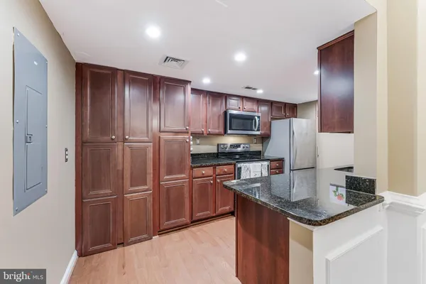 $399,999 | 1515 South Arlington Ridge Road, Unit 504, Arlington, VA 22202