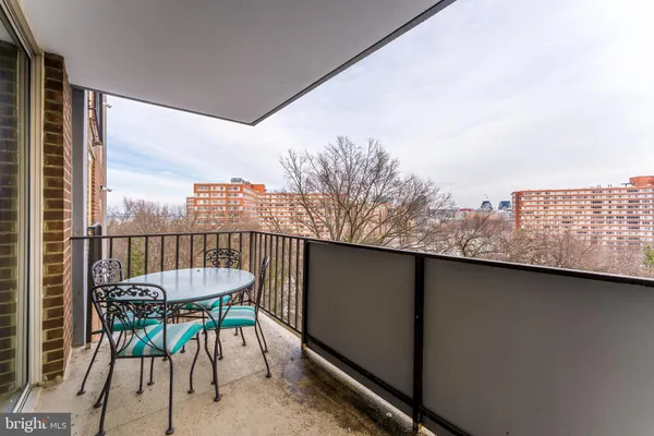 $399,999 | 1515 South Arlington Ridge Road, Unit 504, Arlington, VA 22202