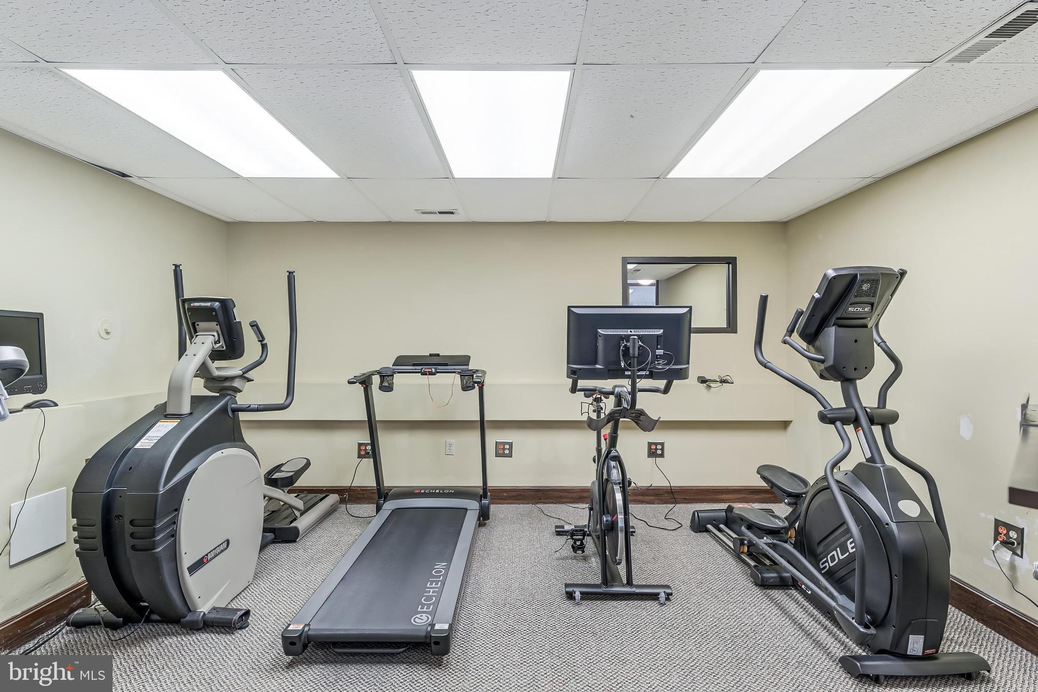 1515 South Arlington Ridge Road, Unit 504 Arlington, VA 22202 - Photo 29 of 33