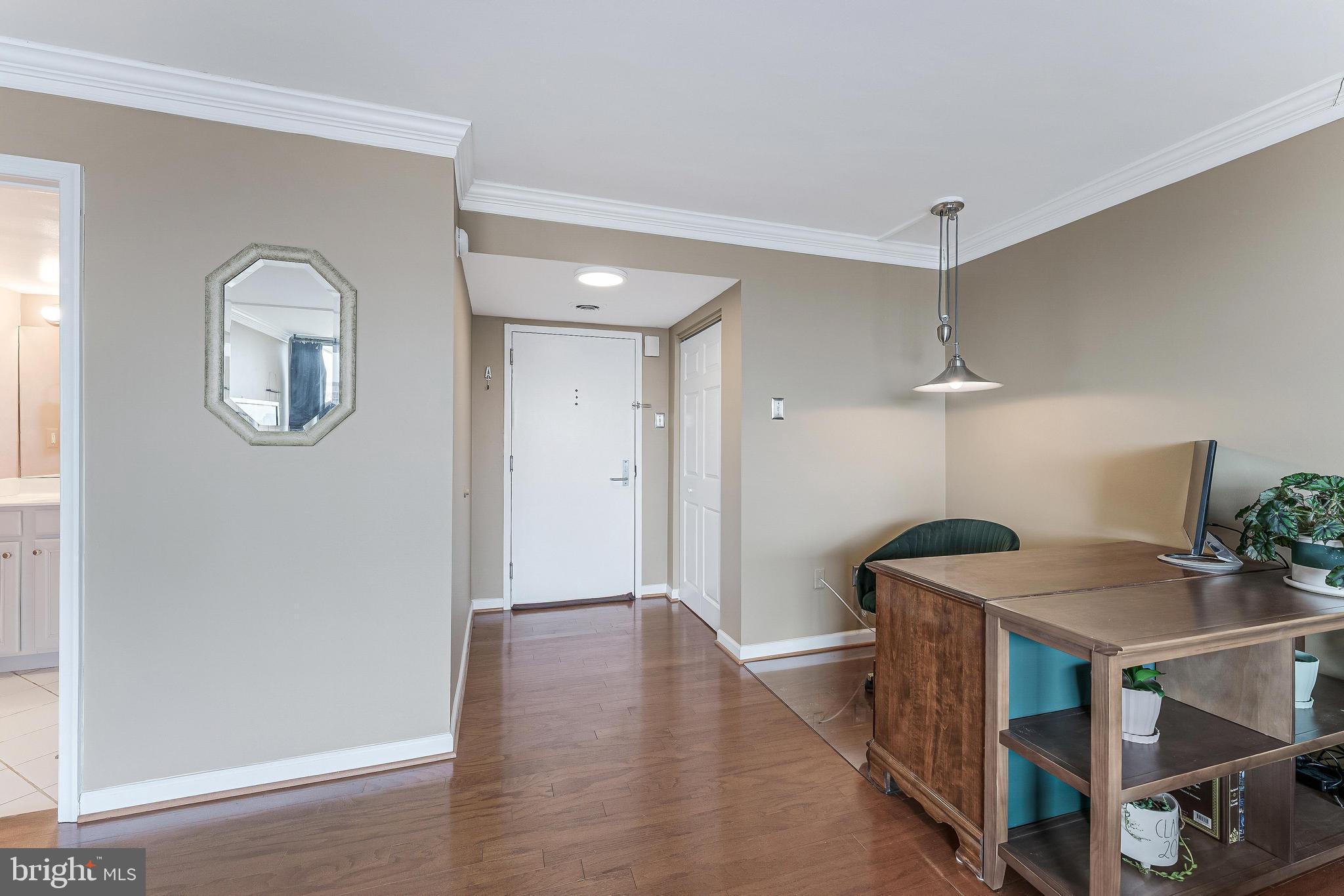 1515 South Arlington Ridge Road, Unit 504 Arlington, VA 22202 - Photo 4 of 33