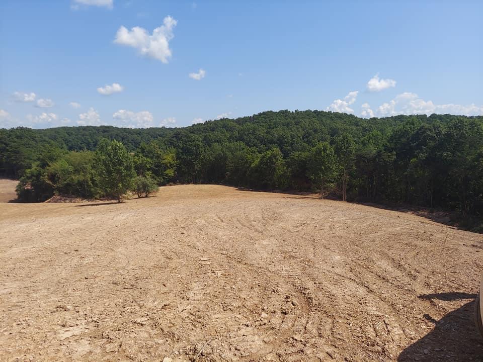 7695 Winchester Road Irvine, KY 40336 - Photo 3 of 14 BCE32541-C3AF-41EF-B919-57412B9EEE20