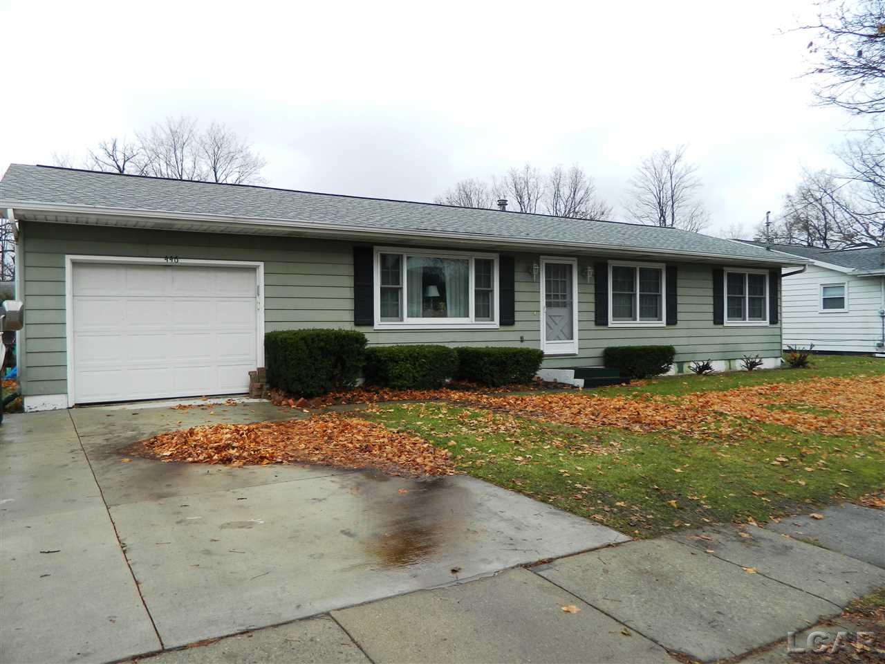 446 Riverside Avenue Adrian, MI 49221 - Photo 1 of 10 Street View