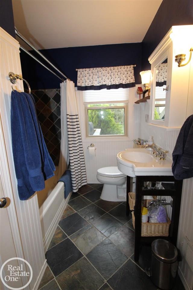 533 Fisher Road Grosse Pointe, MI 48230 - Photo 16 of 54 50044993-15.JPG