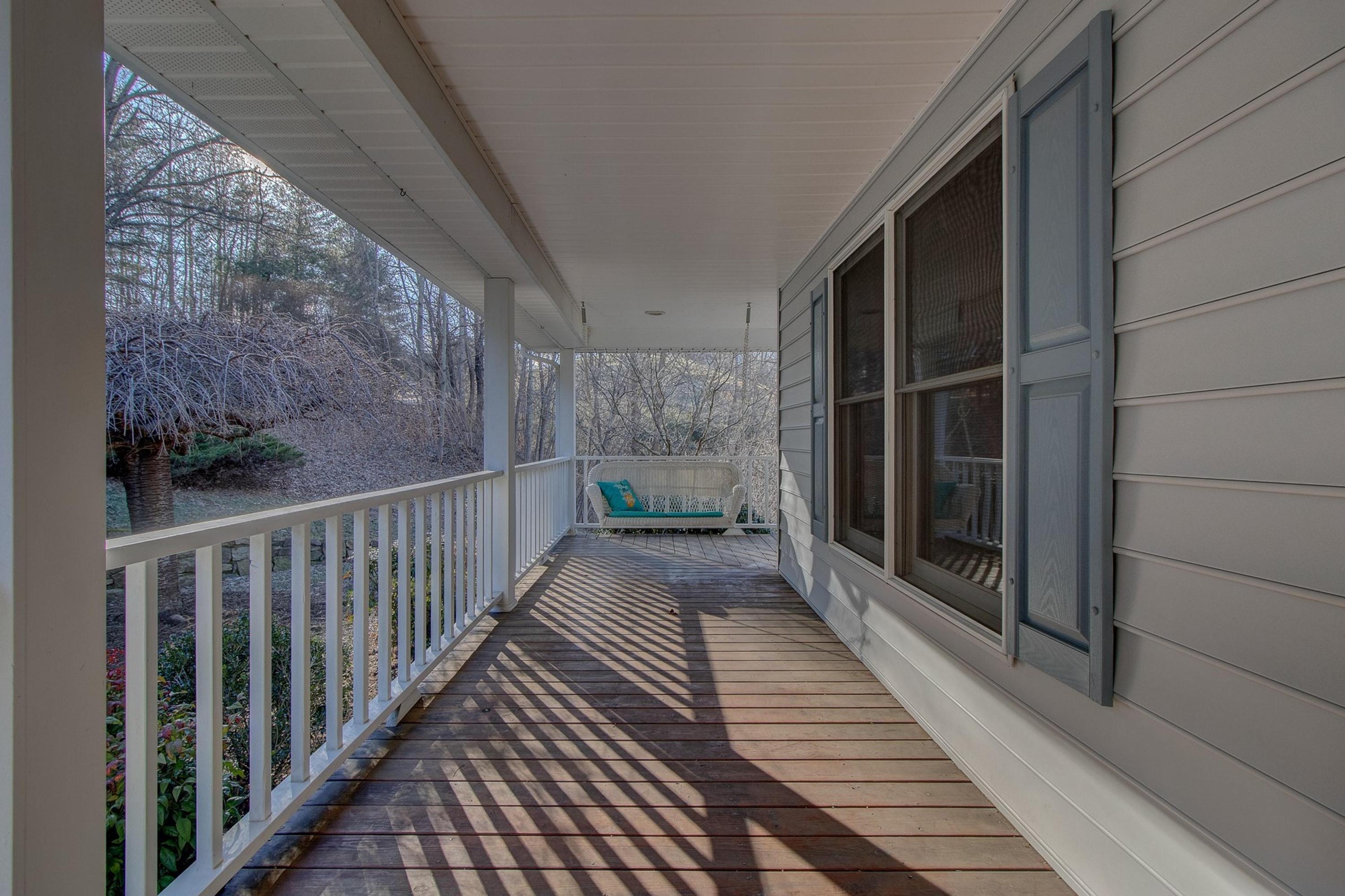 7033 Hollyberry Road Roanoke, VA 24018 - Photo 5 of 40 003-299006-IMG_7098_099_100_101_102_7265