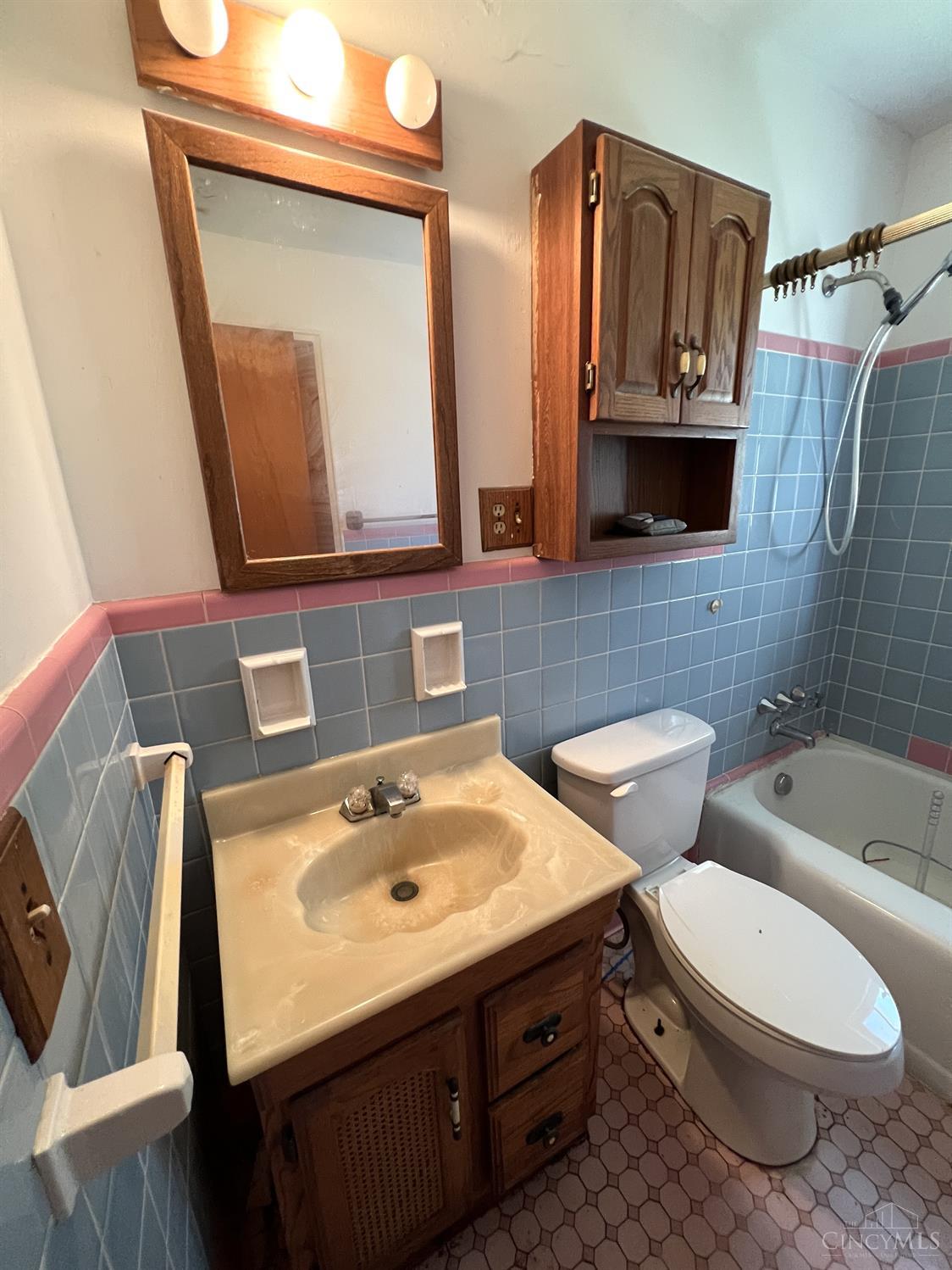 5667 Bridgetown Road Cincinnati, OH 45248 - Photo 14 of 20 Gallery Image 14