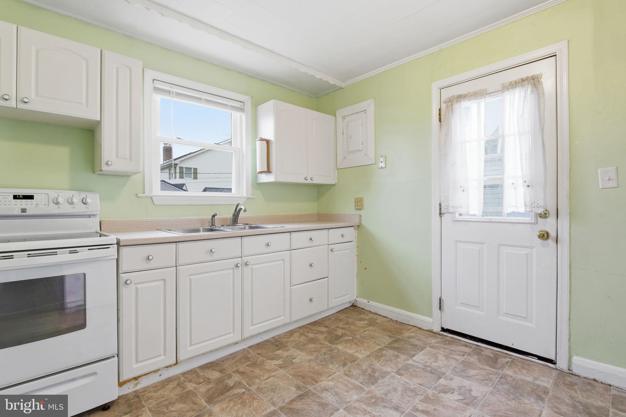 202 South Woodwell Road Baltimore, MD 21222 - Photo 8 of 24